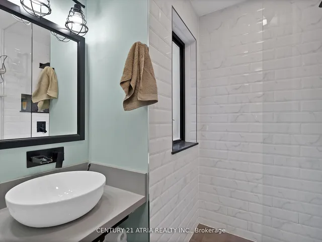 Additional image 17 of 15 Rebecca St