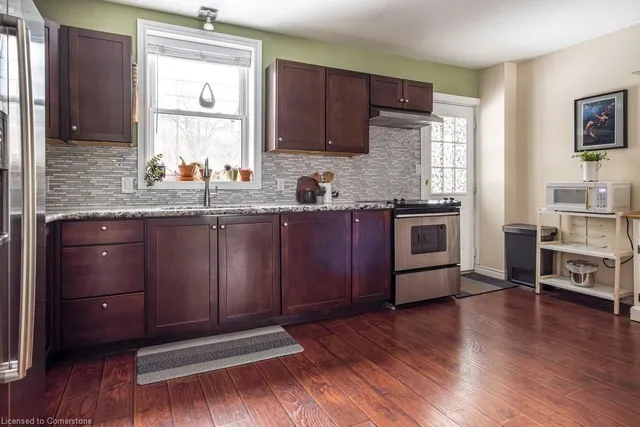 Additional image 15 of 14 Webber St