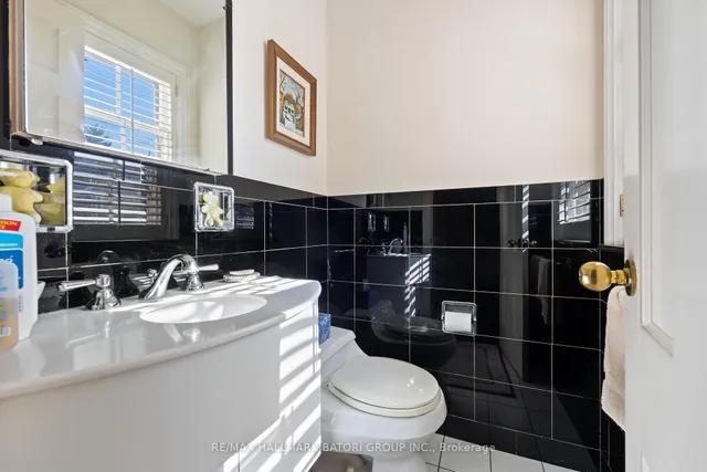 Additional image 5 of 56 Rochester Ave