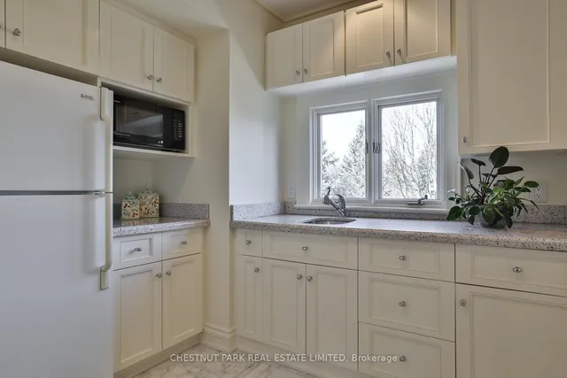 Additional image 36 of 170 Roxborough Dr