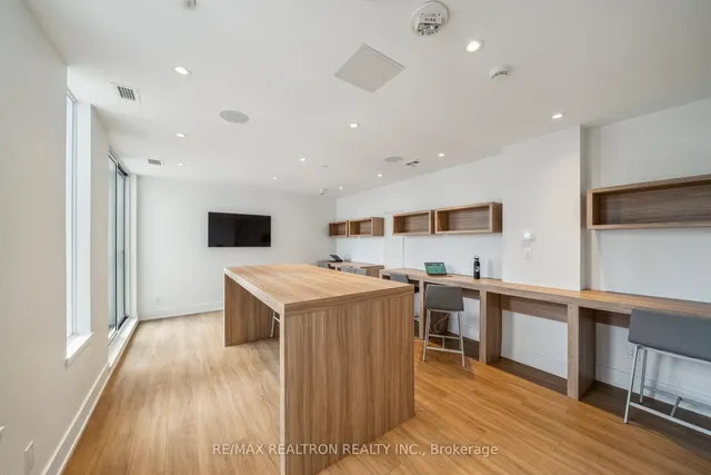 Additional image 33 of 3100 Keele St Unit 525