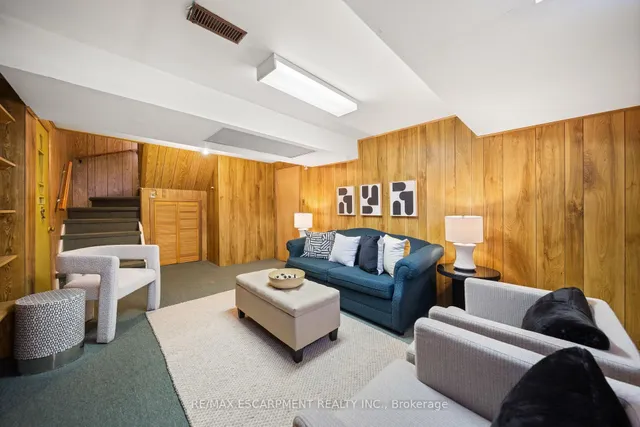 Additional image 34 of 3908 Bloor St