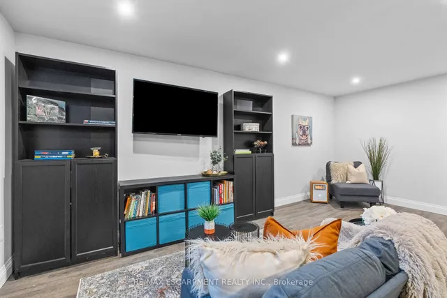 Additional image 28 of 684 Dynes Rd Unit 5