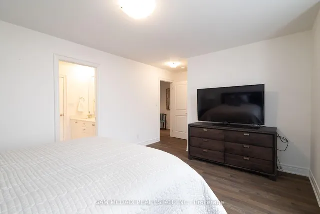 Additional image 33 of 317 La Rose Ave