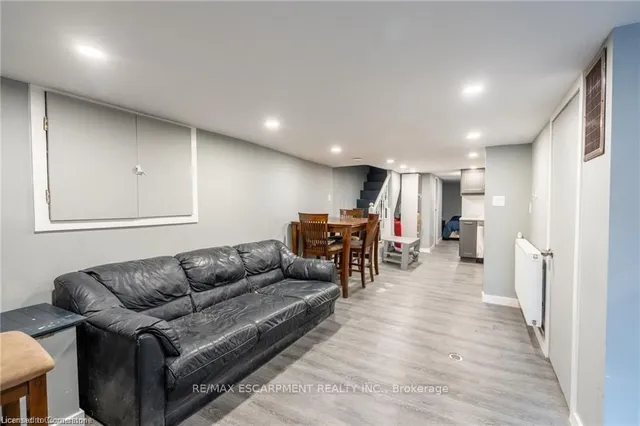 Additional image 33 of 166 Catharine St