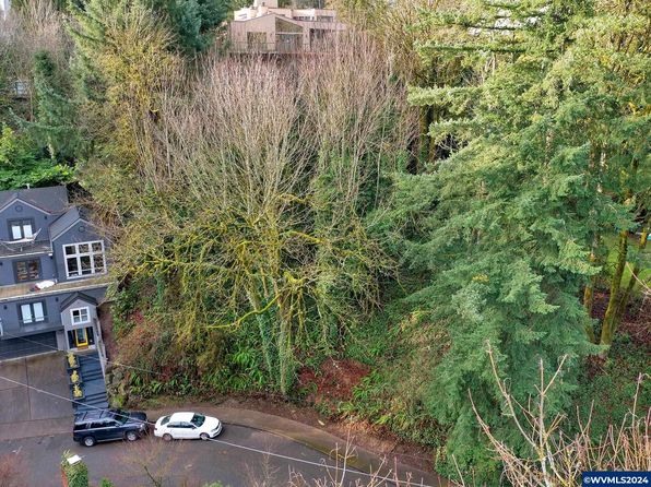 3132 SW Hampshire St, Portland, OR 97205