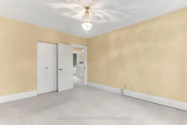 Additional image 28 of 98 Chaplin Cres