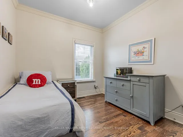 Additional image 19 of 528 Glengrove Ave