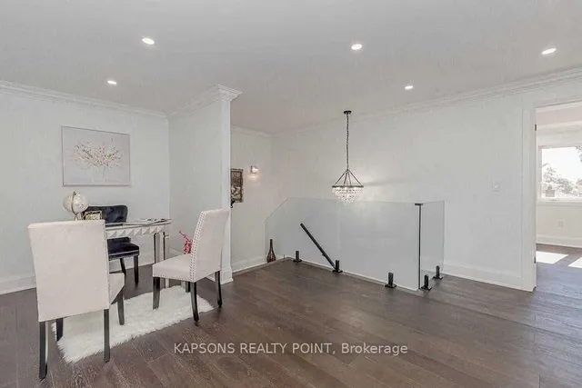 Additional image 30 of 137 Mcmurchy Ave