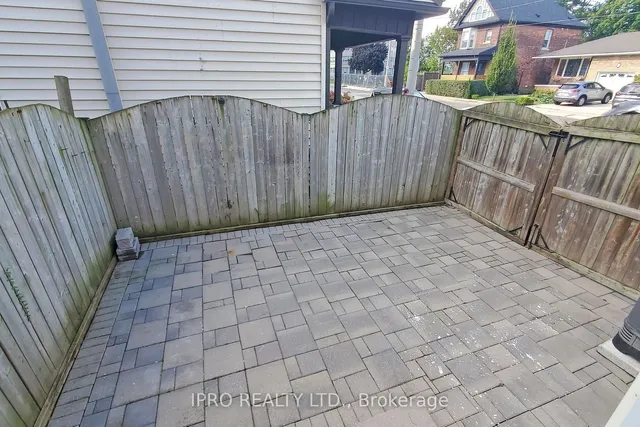 Additional image 20 of 521 Hughson St