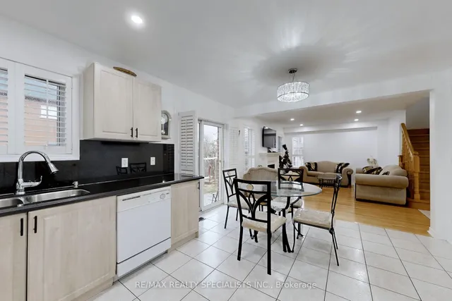 Additional image 32 of 4 Beresford Cres