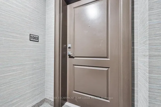 Additional image 8 of 450 Dundas St Unit 1002