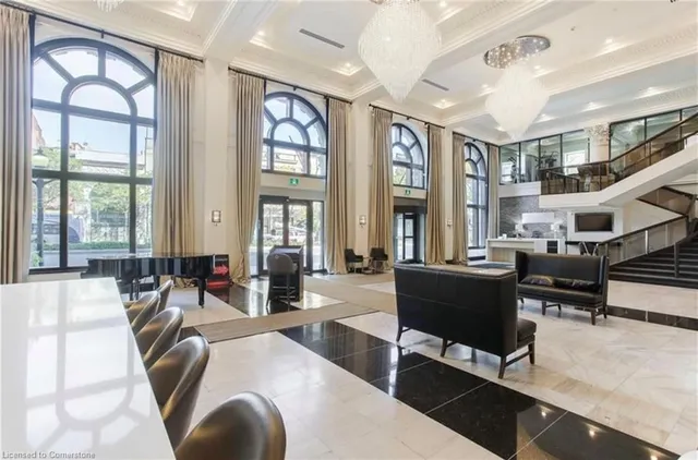 Additional image 5 of 112 King St Unit PH6