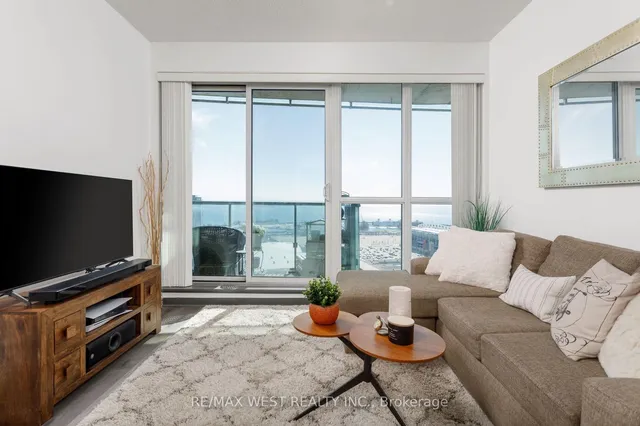 Additional image 8 of 150 East Liberty St Unit 2906