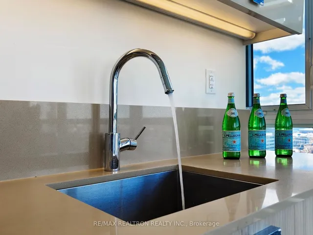 Additional image 14 of 290 Adelaide St Unit 3704