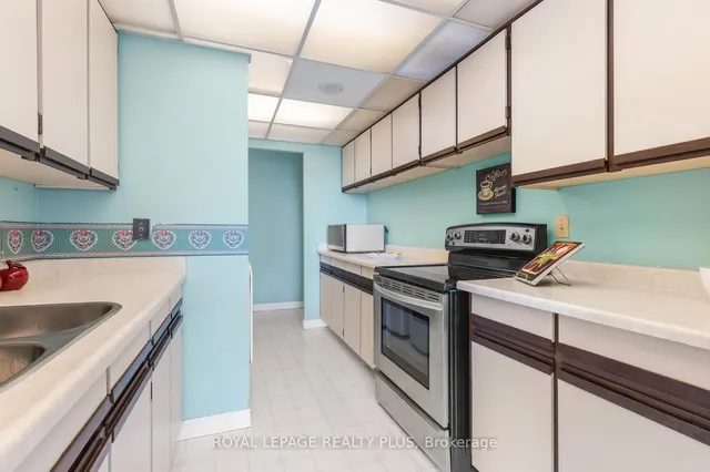Additional image 14 of 3650 Kaneff Cres Unit 1002