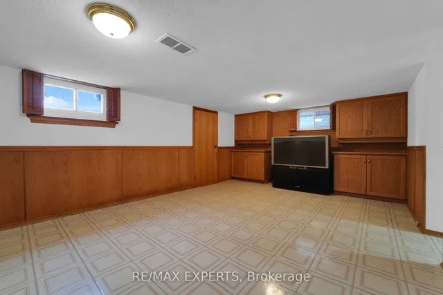 Additional image 36 of 124 Spears St