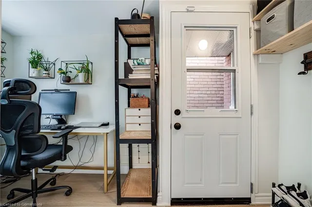 Additional image 21 of 44 Steven St