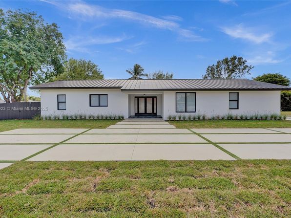 10704 SW 133rd Ter, Miami, FL 33176