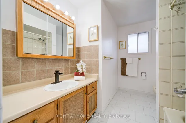 Additional image 24 of 134 Dumfries Ave