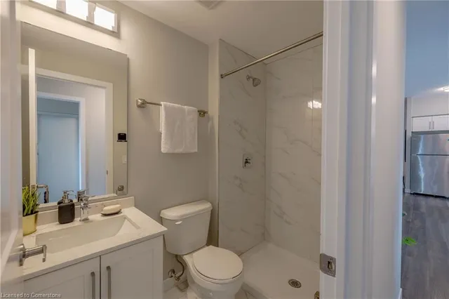 Additional image 23 of 15 Queen St Unit 902