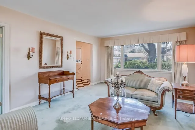 Additional image 11 of 359 Rosslyn Dr