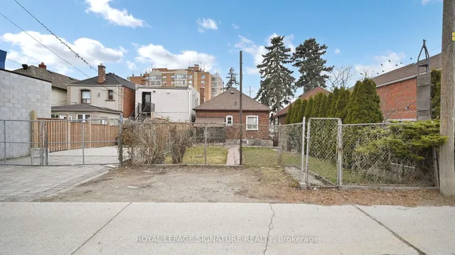 Additional image 35 of 1625 Keele St