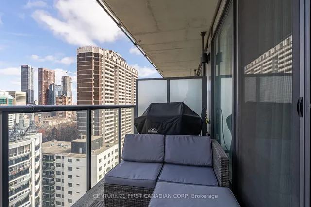 Additional image 32 of 81 Wellesley St Unit 1405