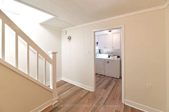 Additional image 27 of 29 Markay St