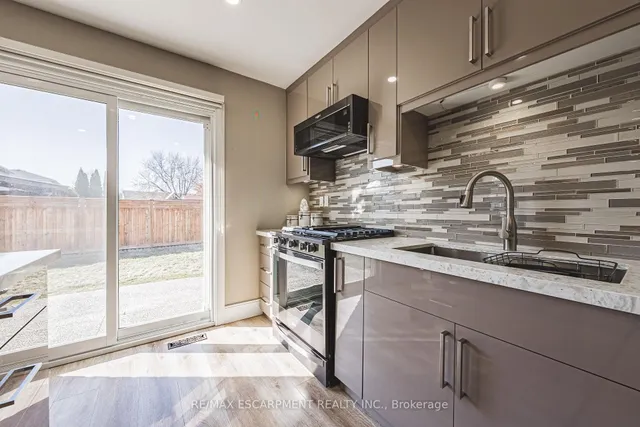 Additional image 10 of 103 Broughton Ave