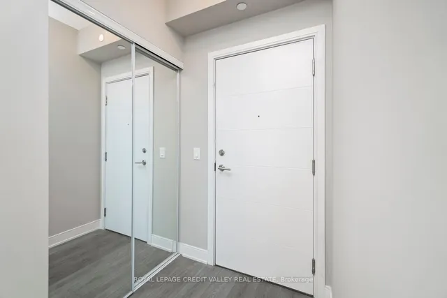 Additional image 5 of 525 Adelaide St Unit 1732