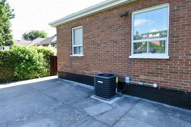 Additional image 28 of 14 Graham Ave