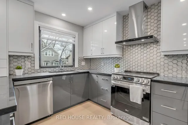 Additional image 15 of 10 Bayside Ave