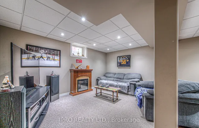 Additional image 23 of 366 Steepleridge St