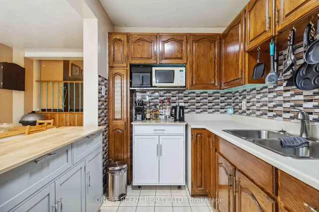 Additional image 8 of 3074 Merritt Ave