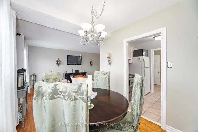 Additional image 7 of 19 Town House Cres