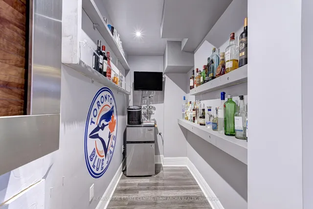 Additional image 31 of 37 Coastline Dr