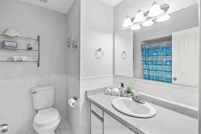 Additional image 16 of 3050 Pinemeadow Dr Unit 40