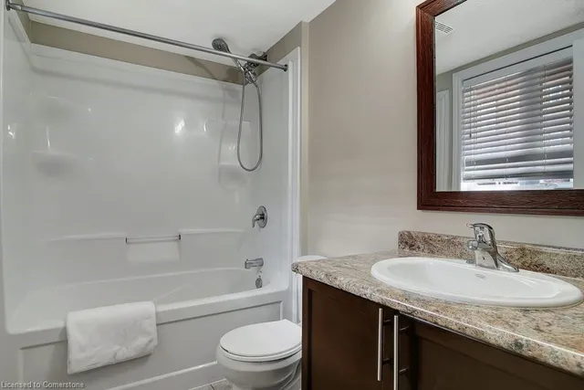 Additional image 8 of 55 Mooregate Cres Unit 11A