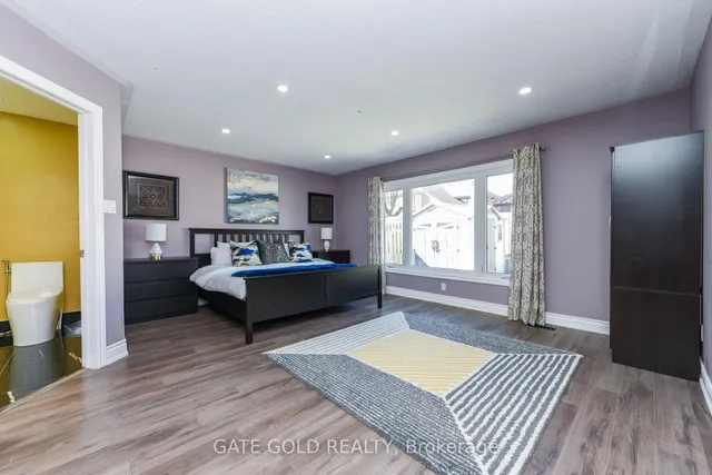 Additional image 21 of 23 HARTFORD Tr