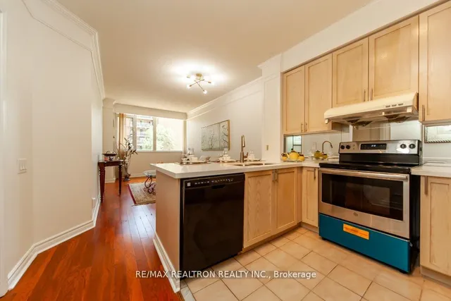 Additional image 36 of 555 Yonge St Unit #309