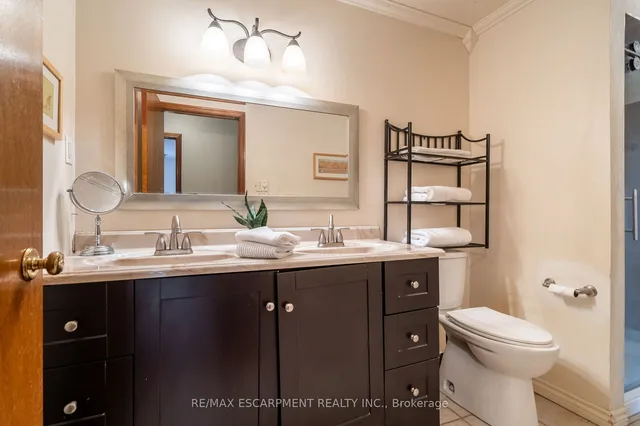 Additional image 13 of 687 Penny Lane