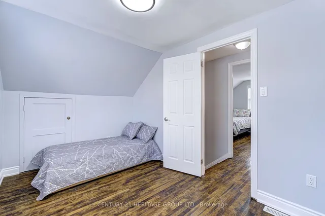 Additional image 31 of 37 Selkirk Ave