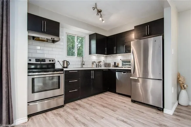 Additional image 19 of 80 Old Country Dr Unit 14