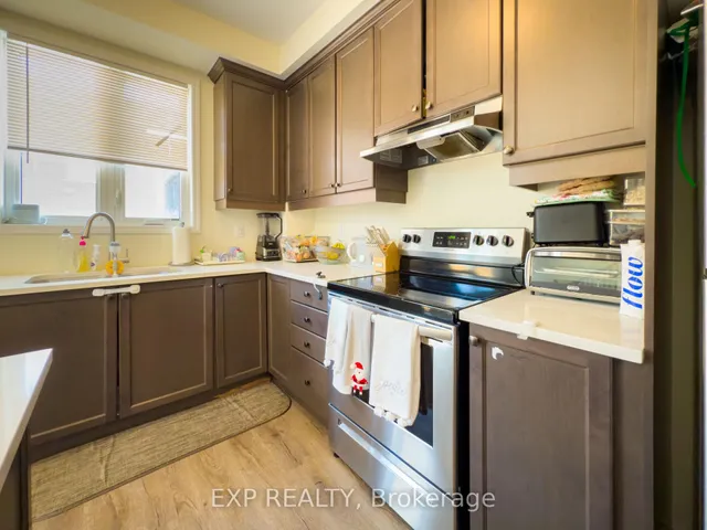 Additional image 4 of 888 Sumac Cres