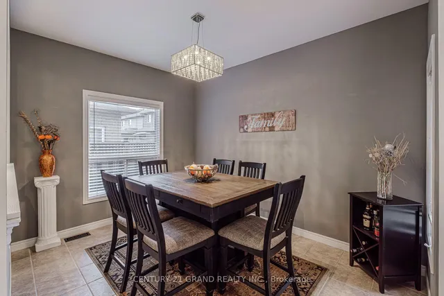 Additional image 19 of 229 Springvalley Cres