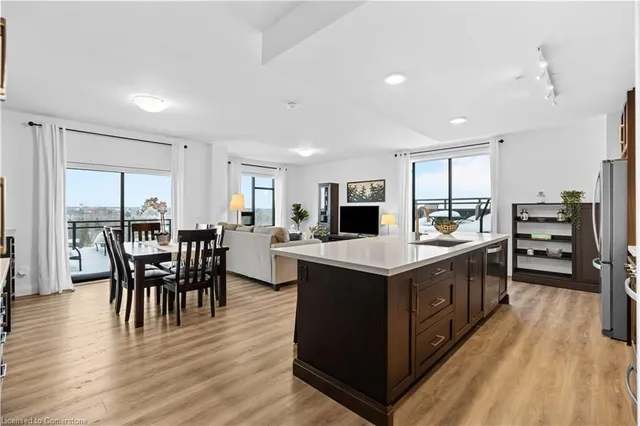 Additional image 8 of 30 Hamilton Street South Unit 703