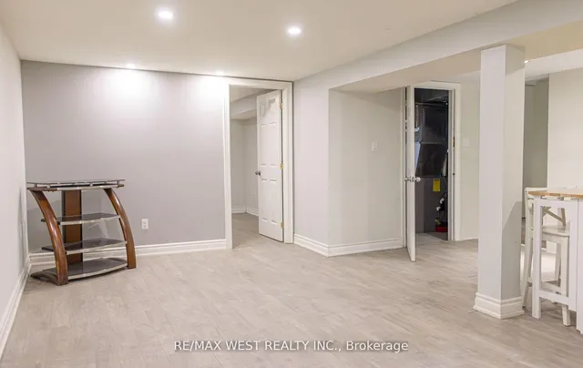 Additional image 25 of 94 Primula Cres