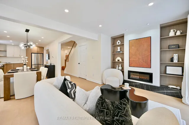 Additional image 17 of 28 Baronial Crt