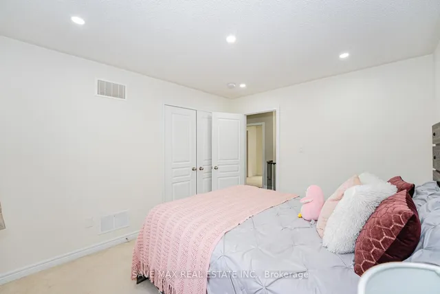 Additional image 30 of 32 Yellow Sorrel Rd